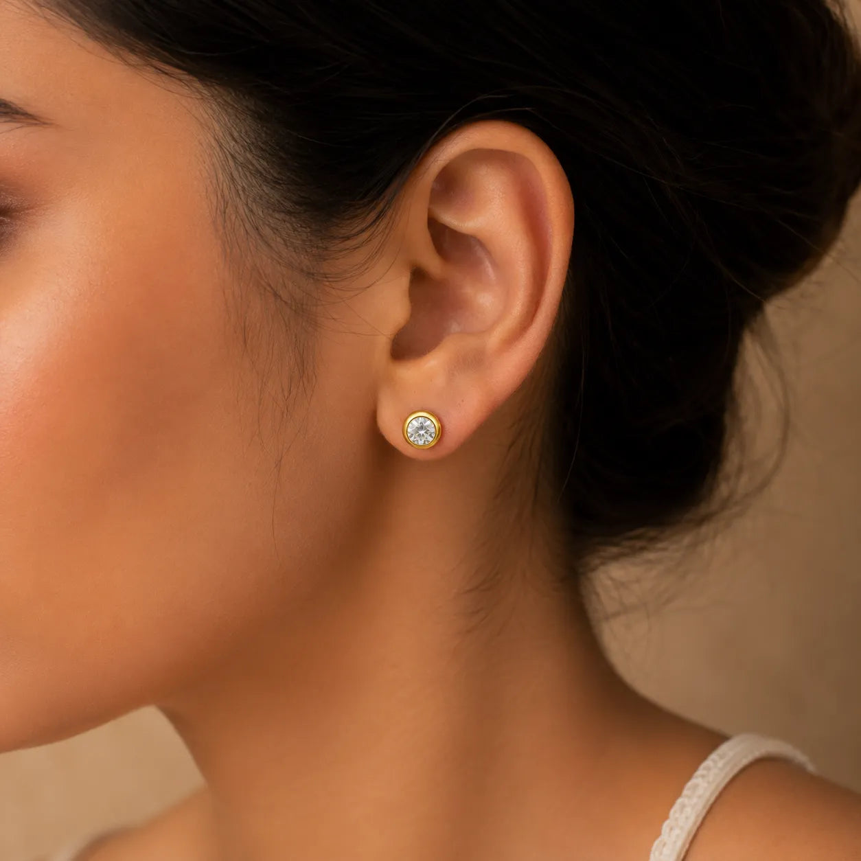 Bezel Round crystal stud