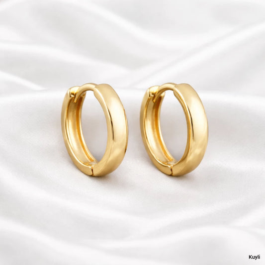 Elegant dailywear golden ring Stud