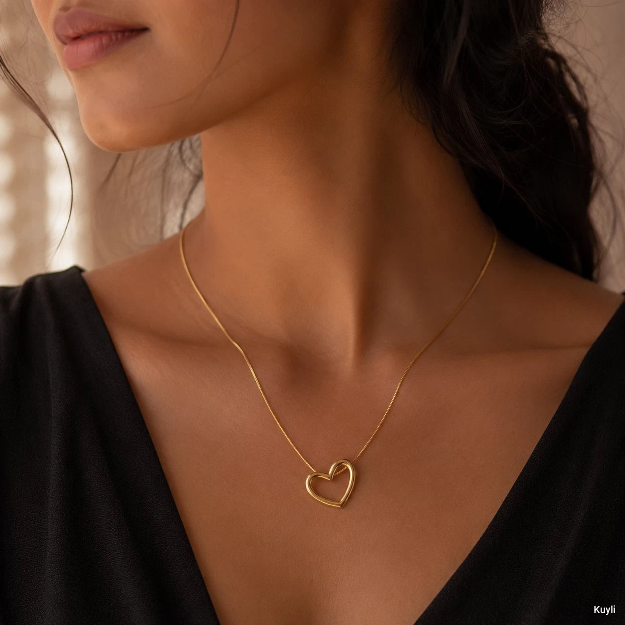 Trending Hallow Heart Pendant