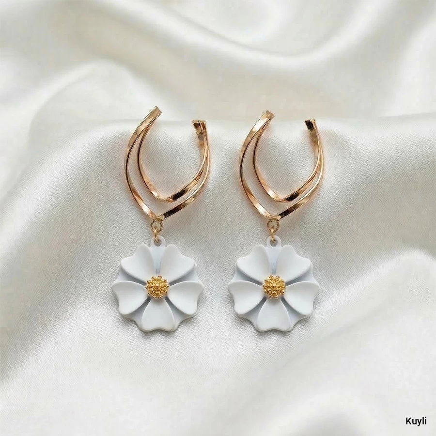 Dual-Arc Gold & Enamel Drop Statement Stud